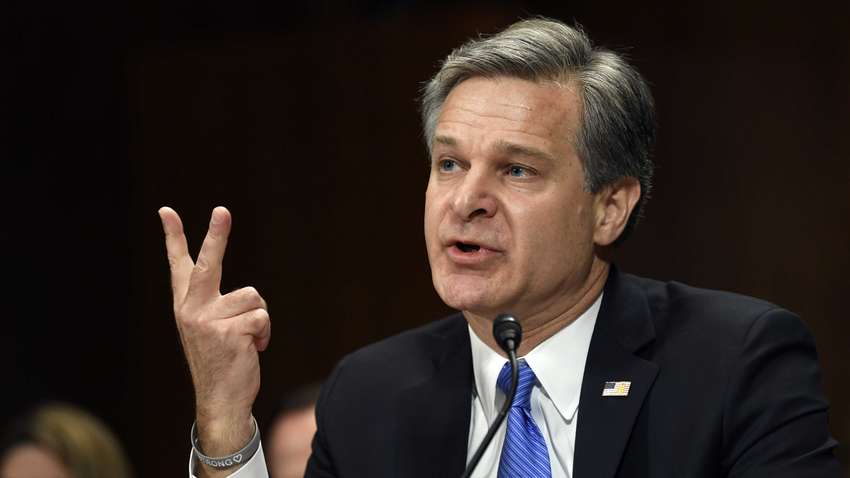 Директор ФБР сообщил, кто нуждается в "отчаянной" помощи и защите Директор ФБР сообщил, кто нуждается в "отчаянной" помощи и защите