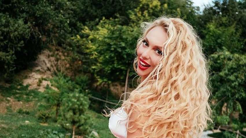 Частный пляж и причал с яхтами: роскошную виллу Оли Поляковой показали на видео Частный пляж и причал с яхтами: роскошную виллу Оли Поляковой показали на видео