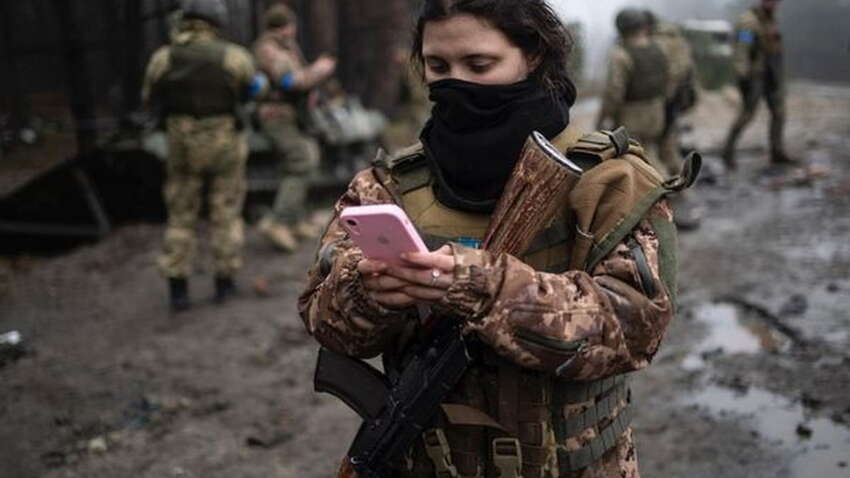 Некоторых женщин будут принимать на военный учет без их присутствия