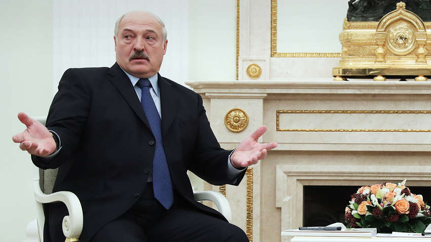 "Не НАТО, а "нацики": Лукашенко назвал главную угрозу от Украины для России