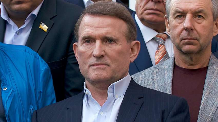 "За розмовами про "вторгнення" забулися важливі проблеми у країні", - Медведчук "За розмовами про "вторгнення" забулися важливі проблеми у країні", - Медведчук