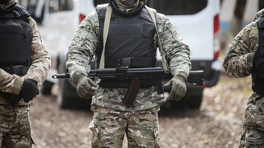 У Чечні за відсутність маски копам дозволили бити людей трубами, - ЗМІ