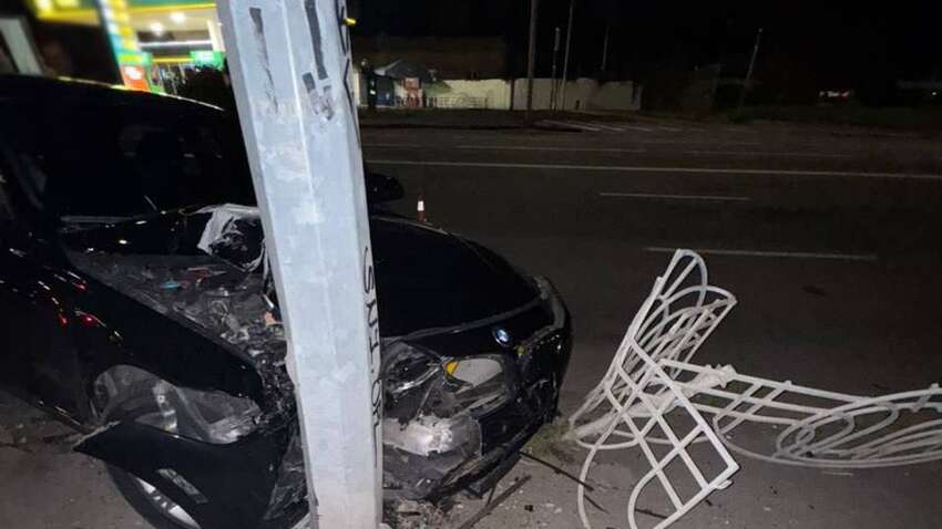 У Києві працівник автомийки викрав BMW та розбив його вщент У Києві працівник автомийки викрав BMW та розбив його вщент