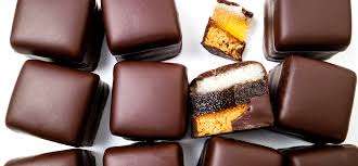 Во Львовской области женщине продали конфеты с червями (ФОТО)