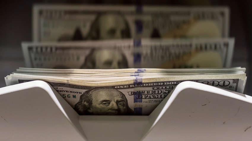 У РФ заговорили про відмову від розрахунків у доларах: чим тепер думає розраховуватись Кремль