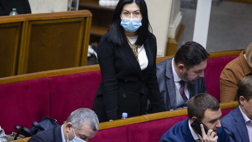 "Слуга народа" Кинзбурская заявила, что Зеленский стал жестче