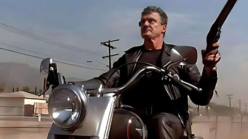 Народу хватает «зрелищ». Эксперт объяснил, почему ролик с Порошенко на байке не сработает Народу хватает «зрелищ». Эксперт объяснил, почему ролик с Порошенко на байке не сработает