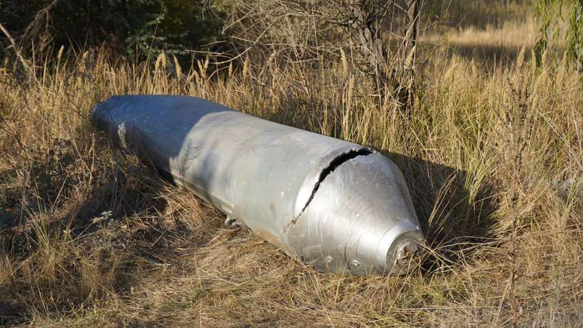 В Донецкой области полуторатонную авиабомбу нашли местные В Донецкой области полуторатонную авиабомбу нашли местные