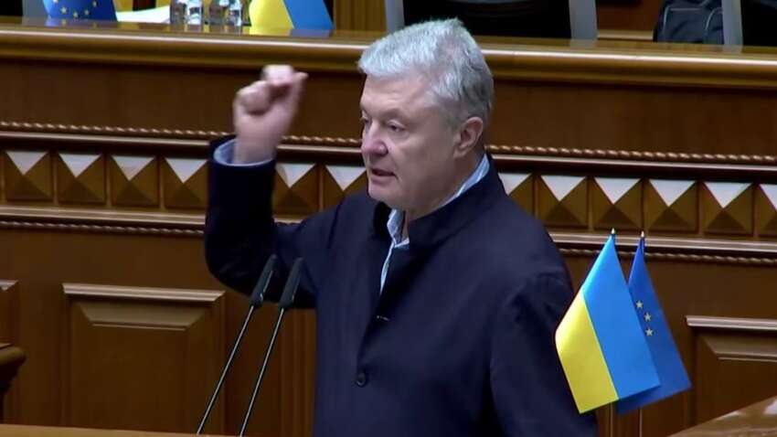«Видеомем года»: Петр Порошенко жестко прошелся по «популизму» власти прямо в сессионном зале «Видеомем года»: Петр Порошенко жестко прошелся по «популизму» власти прямо в сессионном зале