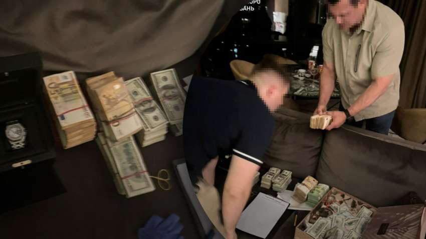 З’явились нові деталі обшуків у нардепа Тищенка З’явились нові деталі обшуків у нардепа Тищенка