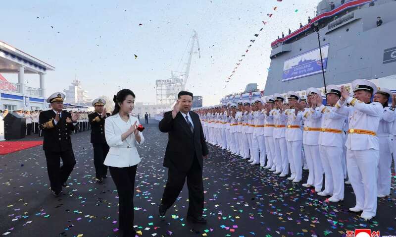 Ким Чен Ын засветил на публике свою вероятную преемницу Ким Чен Ын засветил на публике свою вероятную преемницу