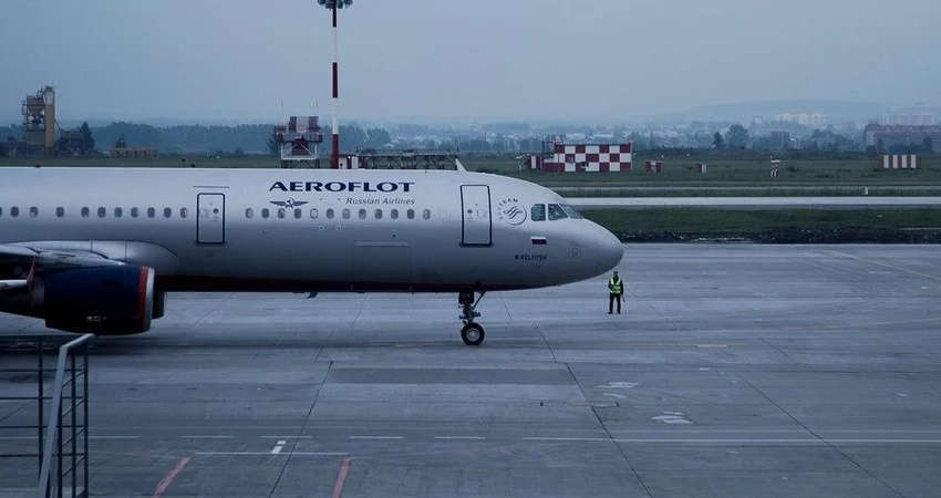 Іноземні авіакомпанії різко почали скасовувати свої рейси в РФ: деталі