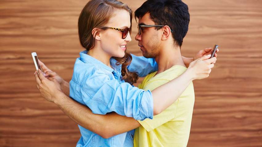 Психіатри розповіли, як боротися із залежністю від соцмереж