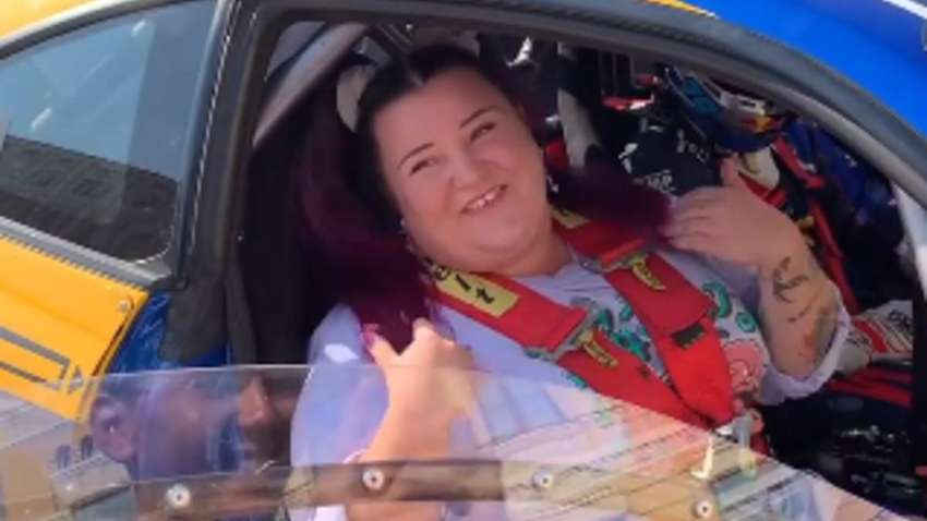 Как Alyona Alyona объяснила свое участие в скандальном дрифте на Софиевской площади (ВИДЕО)