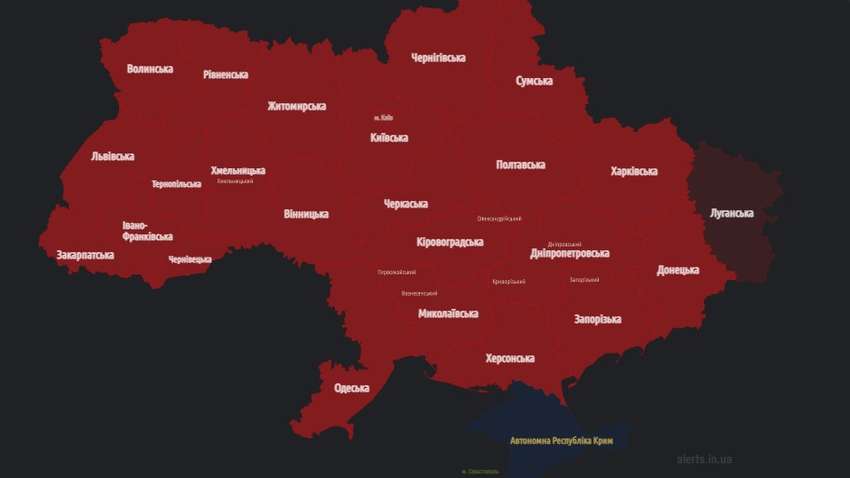 Воздушная тревога по всей Украине: слышна работа ПВО в Черновицкой, Одесской, Ровенской и других областях
