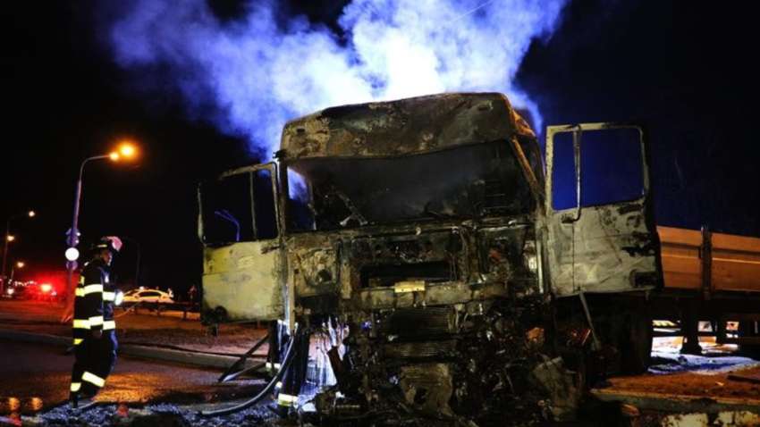 В Днепре произошло ДТП с четырьмя грузовиками: есть ли жертвы (ФОТО, ВИДЕО) В Днепре произошло ДТП с четырьмя грузовиками: есть ли жертвы (ФОТО, ВИДЕО)