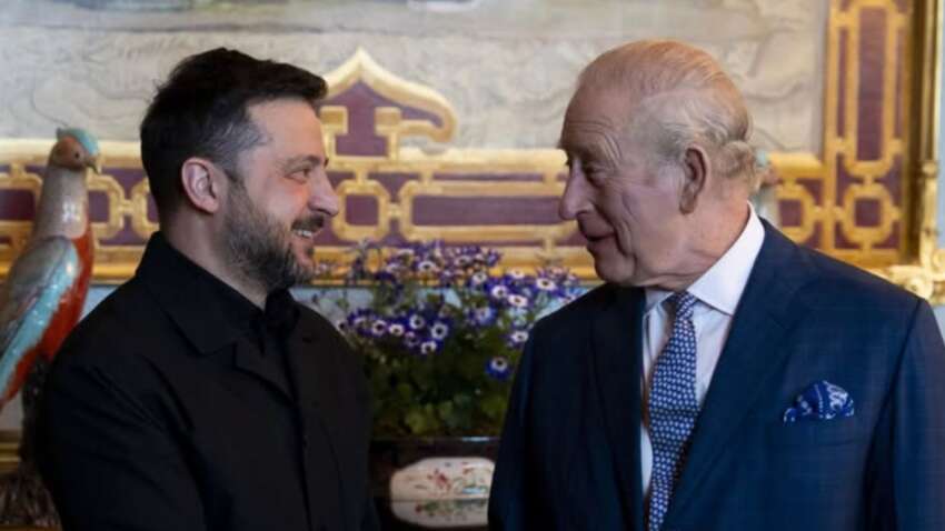 Нардеп Разумков подверг критике передачу тайных данных королю Британии