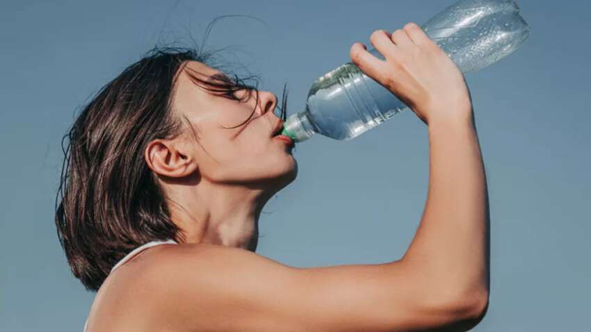 Скільки води потрібно пити щодня: лікарка попередила про жахливі наслідки Скільки води потрібно пити щодня: лікарка попередила про жахливі наслідки
