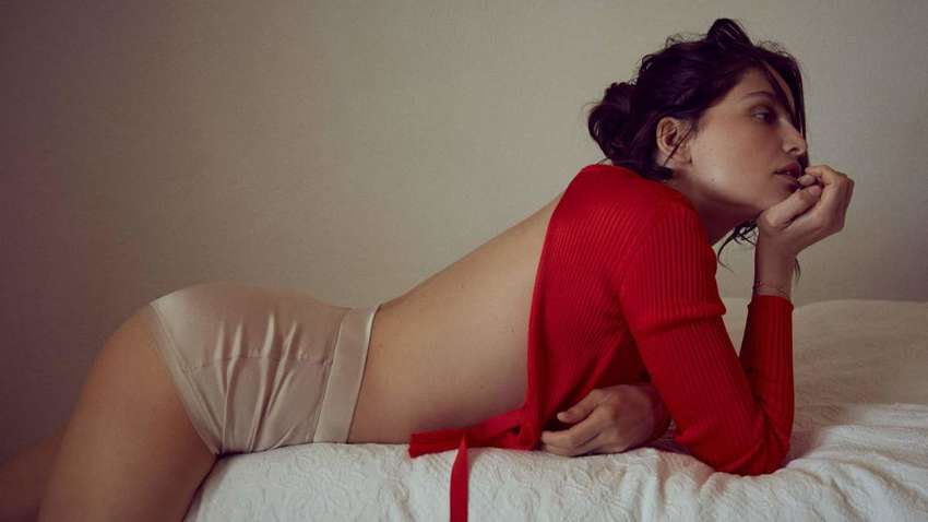 Сексуальная Летиция Каста снялась в купальниках для Marie Claire Сексуальная Летиция Каста снялась в купальниках для Marie Claire