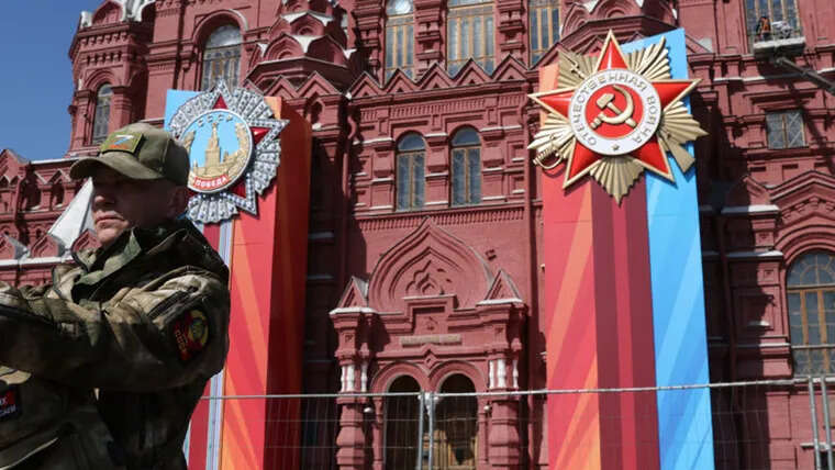 Москва третью ночь подряд не спит: что известно о новой атаке дронов