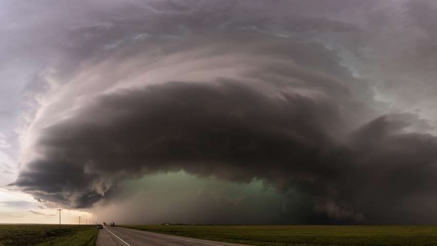 Запад Германии пострадал от мощного торнадо: подробности Запад Германии пострадал от мощного торнадо: подробности