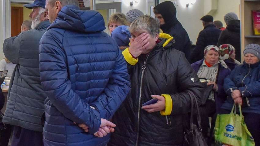 Выход один – эвакуация: жителей Херсона призвали не медлить и уезжать из города Выход один – эвакуация: жителей Херсона призвали не медлить и уезжать из города