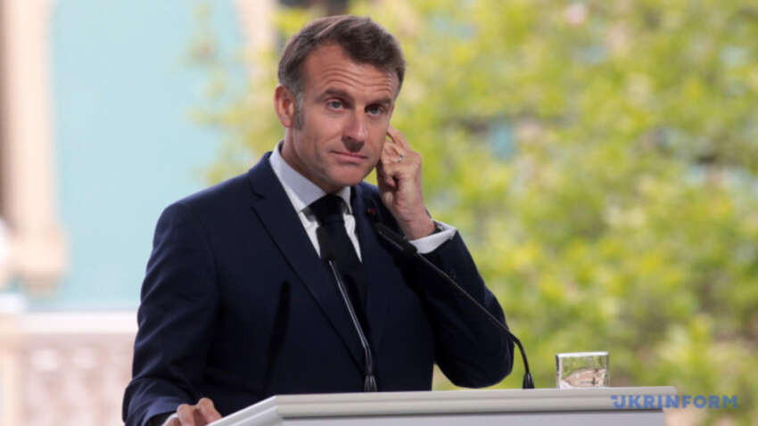 У Макрона начинают строить диалог с Кремлем: с кем состоялись переговоры