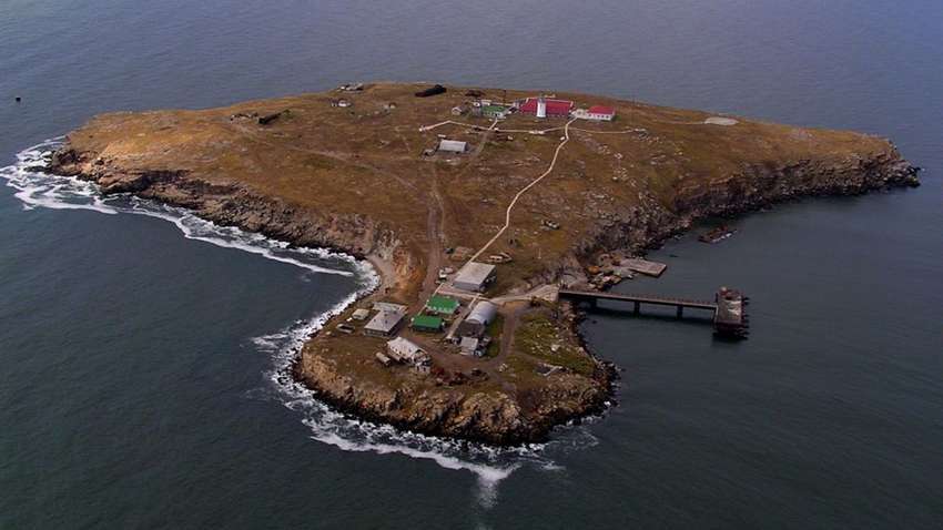 Хаотичные заявления пресс-секретаря ОК «Юг» о флаге на Змеином могли спровоцировать повышенную ракетную угрозу  