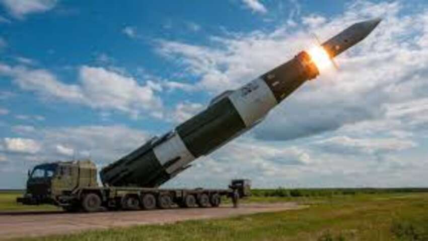 Реакция z-блоггеров на удар РФ по Украине «Орешником»