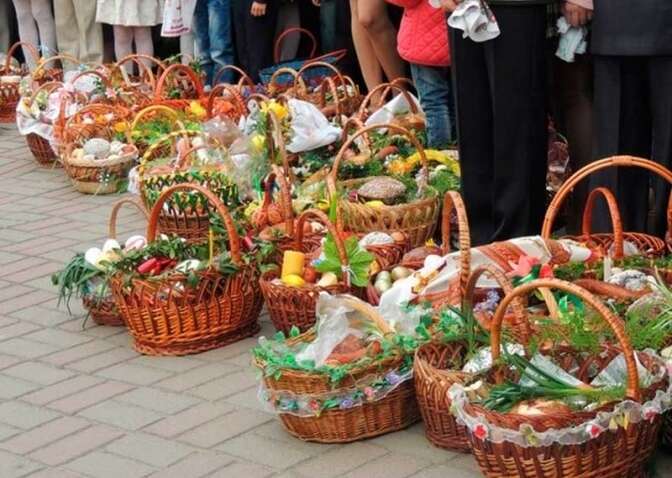 У Києві хочуть обмежити кількість богослужінь у церквах та проводити їх онлайн У Києві хочуть обмежити кількість богослужінь у церквах та проводити їх онлайн