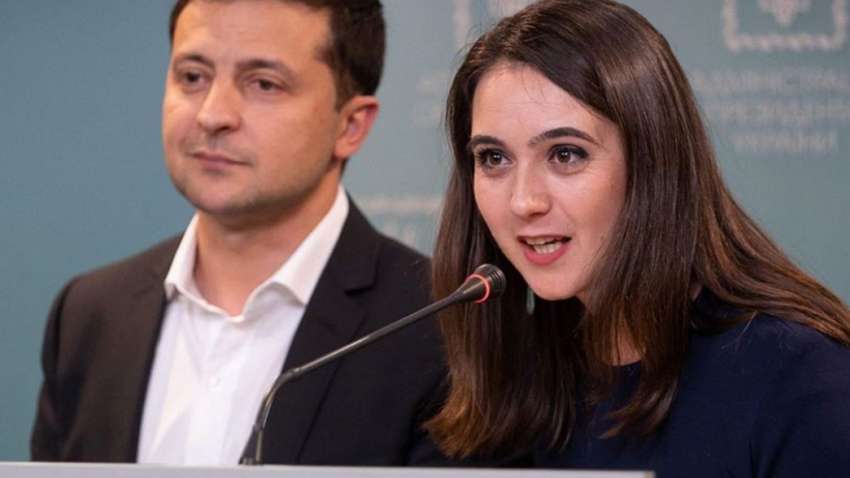 «На ком-то шапка горит»: Мендель прокомментировала возможный импичмент Зеленского