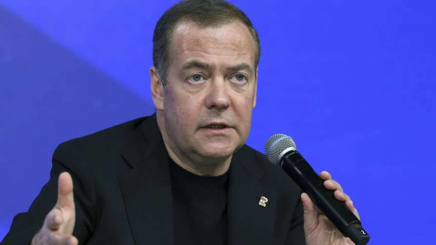 «Війна на покоління»: Медведєв після дзвінка Путіна Трампу обрушився на Захід