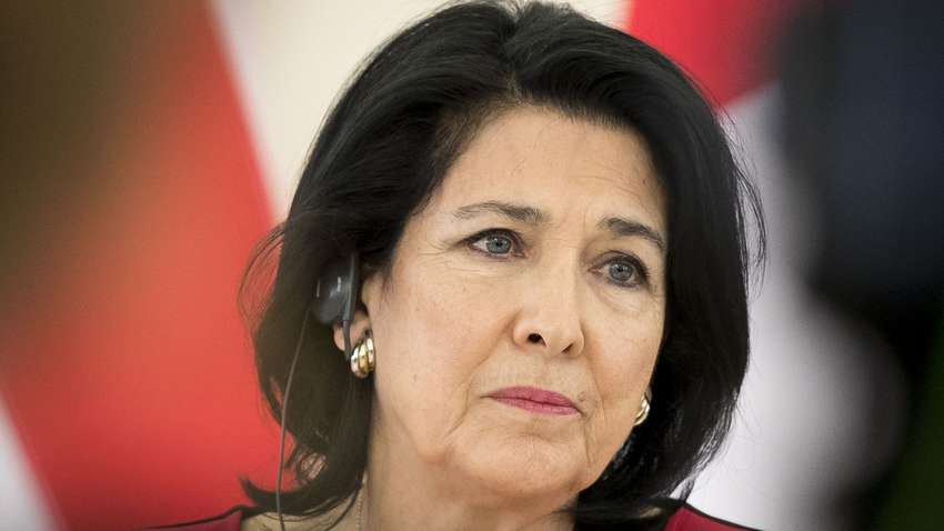 Президент Грузії розкритикувала уряд за те, що він підіграє РФ Президент Грузії розкритикувала уряд за те, що він підіграє РФ