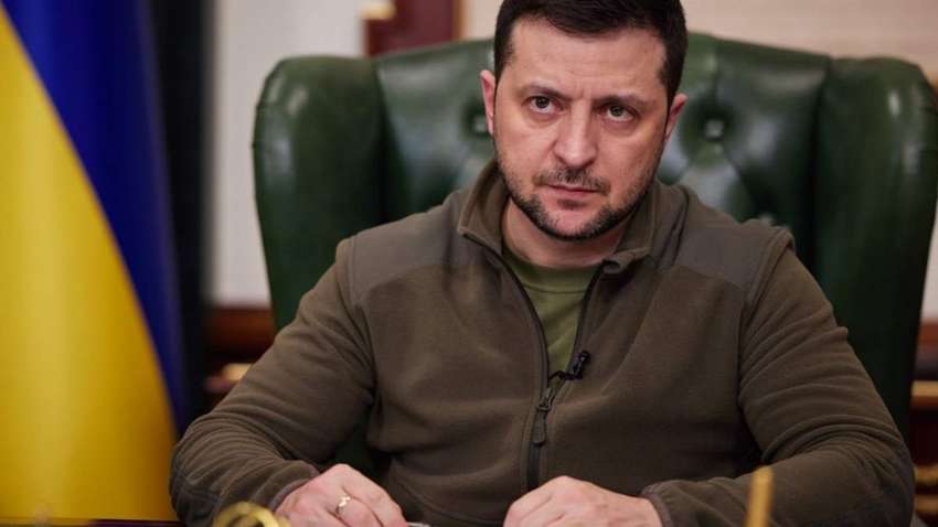  Зеленський розповів, коли завершиться евакуація українських захисників із заводу "Азовсталь"