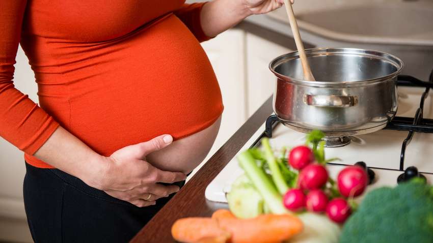 ТОП-5 самых вредных пищевых привычек у беременных