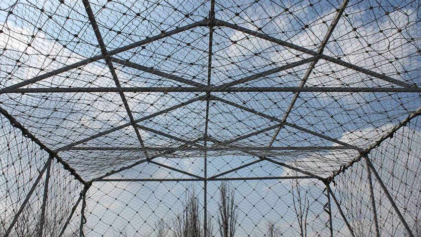 Під Харковом просять пришвидшити монтаж сіток: ворог продовжує запускати дрони на оптоволокні