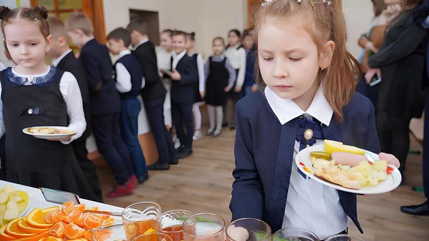 Безоплатне харчування для учнів початкової школи: чи продовжив Уряд програму на 2025 рік Безоплатне харчування для учнів початкової школи: чи продовжив Уряд програму на 2025 рік