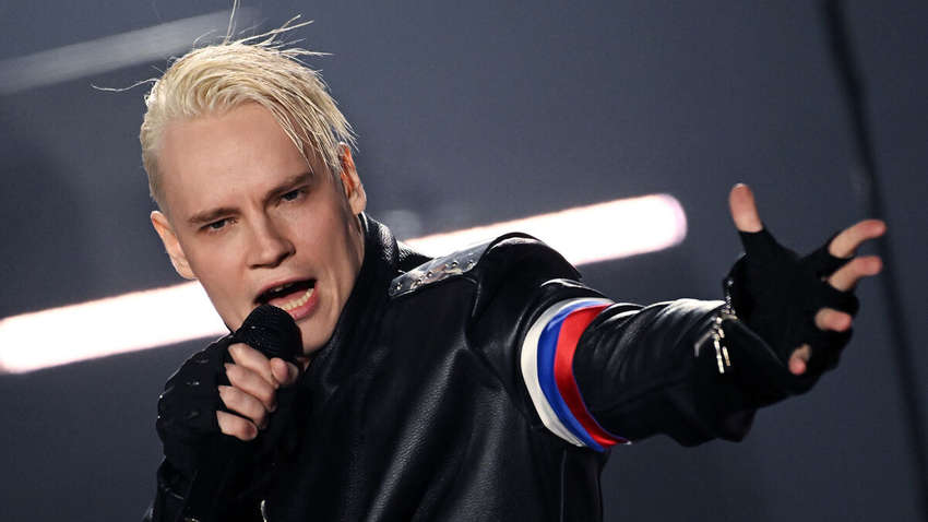 "Посланнець Ванги": російська пропаганда видала "сенсацію" про співака, який обожнює Путіна