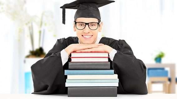 Рекордное количество мужчин регистрируются на магистратуру: в чем причина