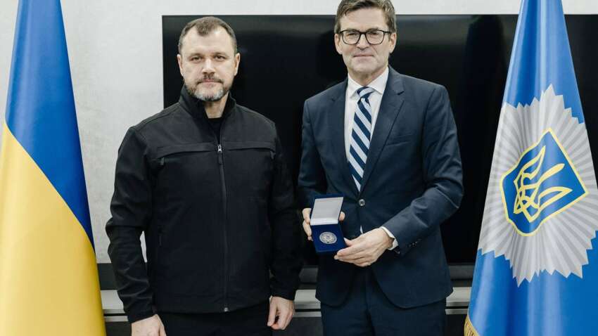 Німеччина передала Україні понад 600 одиниць техніки для рятувальників