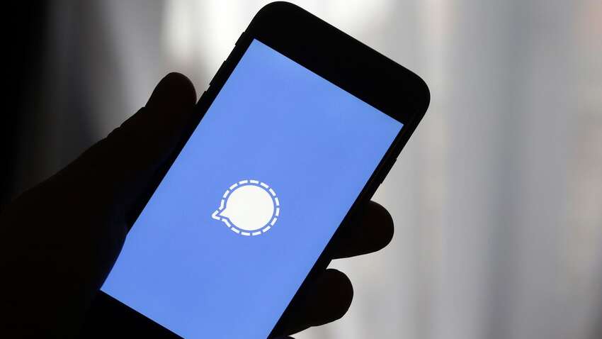 Скандал с чатом Signal трясет США: руководители разведки дают показания 