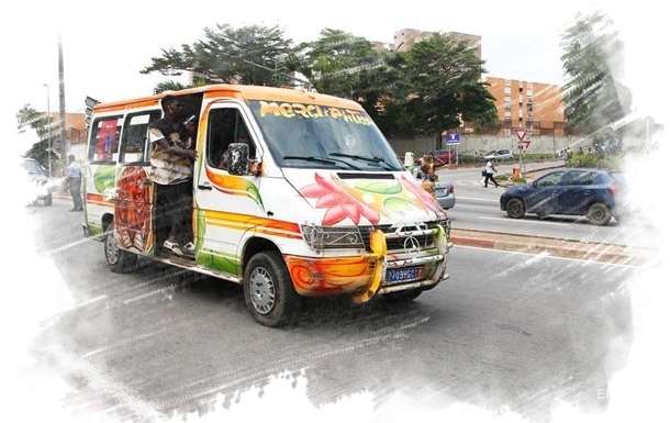 В Мали самосвал раздавил микроавтобус: десятки жертв