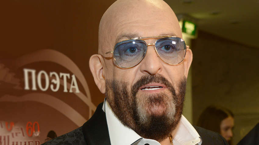 Син відомого російського співака, який активно підтримує Путіна, відрікся від нього