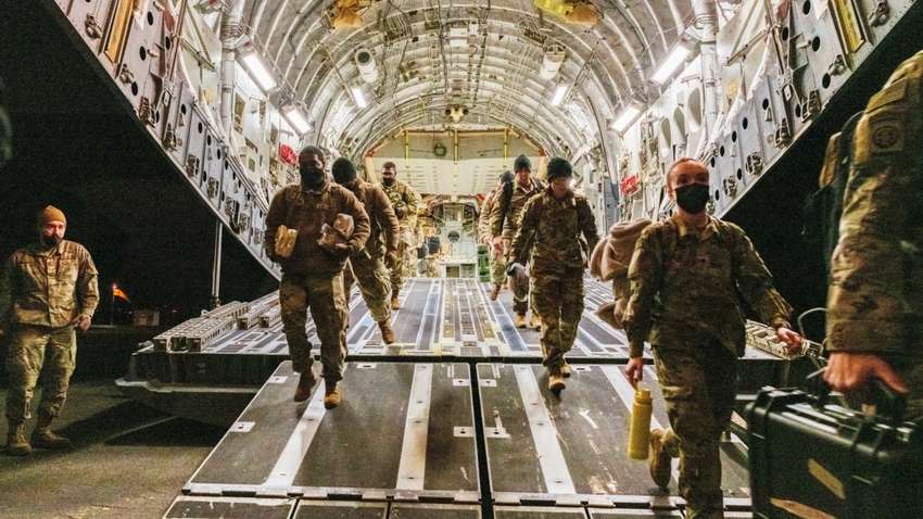 У Зеленского просят подождать украинцев пару недель: какое оружие готовит Запад для Украины