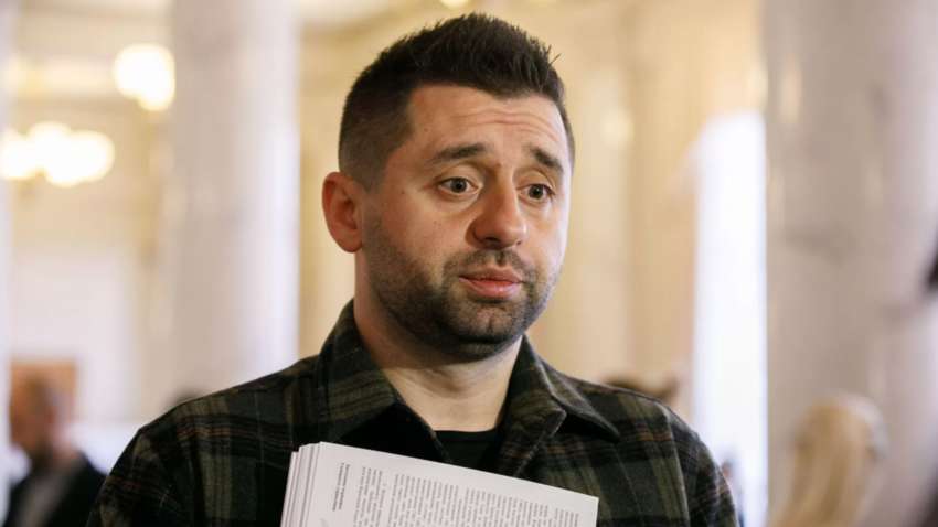 Чи піде Монастирський із МВС, якщо цього захоче Президент — Арахамія