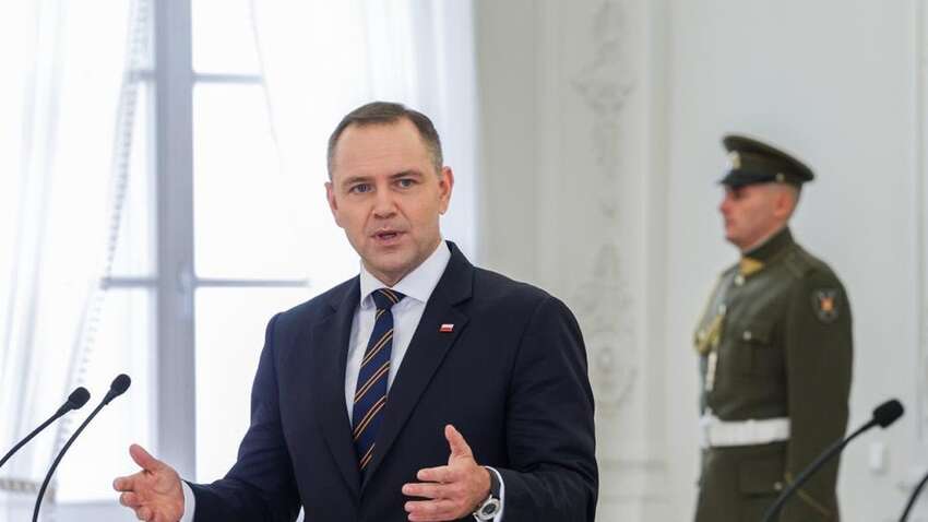 Які війська масово заходять до Польщі: Навроцький підписав згоду Які війська масово заходять до Польщі: Навроцький підписав згоду