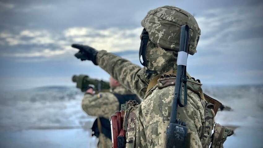 Доллар снова пугает: в Силах обороны призывают не бежать в обменники