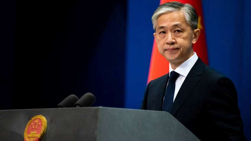 Китай відреагував на звинувачення Британії у постачанні летальної зброї РФ 