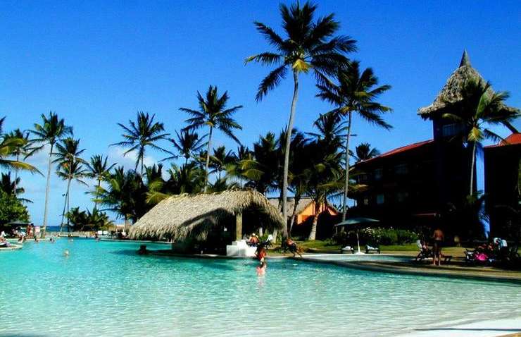  "Слуга народа" Колюх во время заседания ВР бронирует отель для отдыха - цена вопроса 6750 долларов США