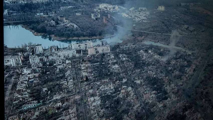 Россияне в Соледаре: британская разведка рассказала – удастся ли окружить Бахмут Россияне в Соледаре: британская разведка рассказала – удастся ли окружить Бахмут